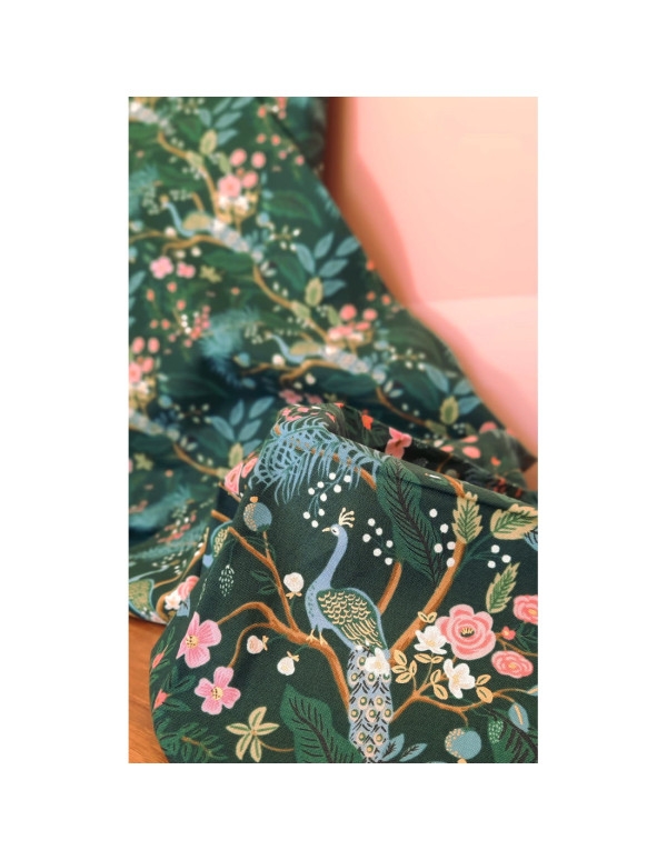 Cranberry, tissu coton Vintage Garden Peacock Hunter dore, fond vert foret green Gold Metallic, Cotton and Steel Rifle paper