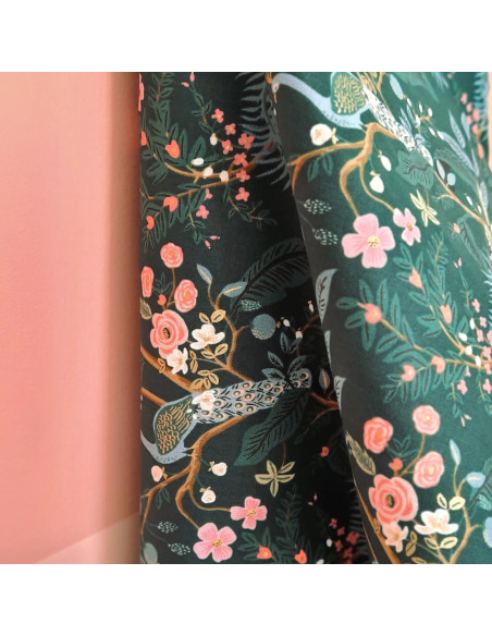 Cranberry, tissu coton Vintage Garden Peacock Hunter dore, fond vert foret green Gold Metallic, Cotton and Steel Rifle paper