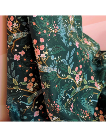 Cranberry, tissu coton Vintage Garden Peacock Hunter dore, fond vert foret green Gold Metallic, Cotton and Steel Rifle paper