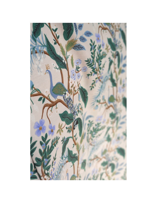 Cranberry, tissu coton Vintage Garden Peacock Hunter dore, fond creme Gold Metallic, Cotton and Steel Rifle paper