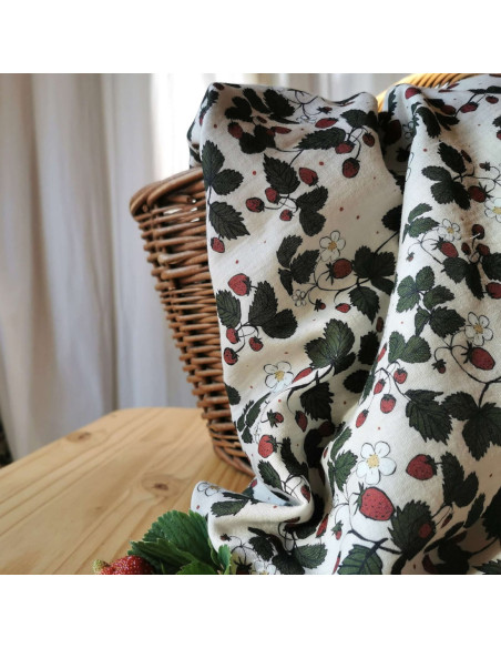 Cranberry Tissu double gaze de coton biologique Les fraises Fond ecru Atelier Rubael
