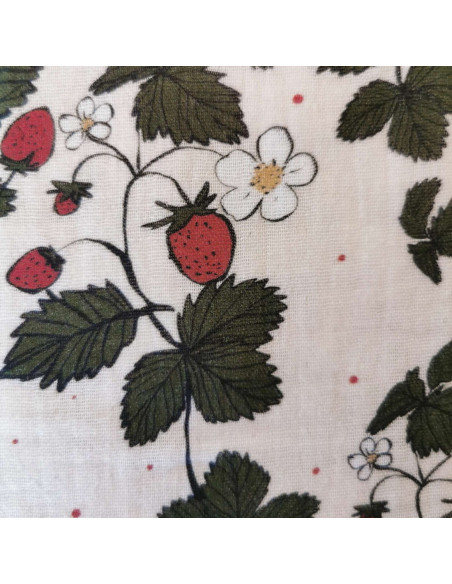 Cranberry Tissu double gaze de coton biologique Les fraises Fond ecru Atelier Rubael