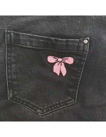 Cranberry, planche a broder Cow-girl, broderie chapeau cactus noeud botte Fukuri