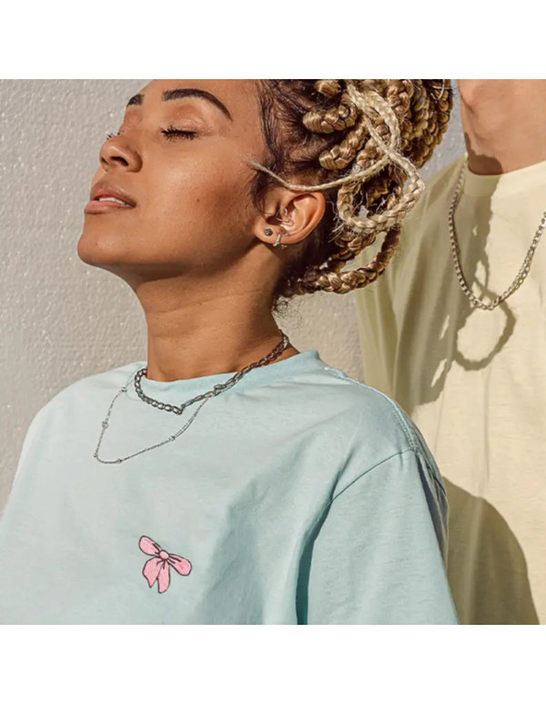 Cranberry, planche a broder Cow-girl, broderie chapeau cactus noeud botte Fukuri