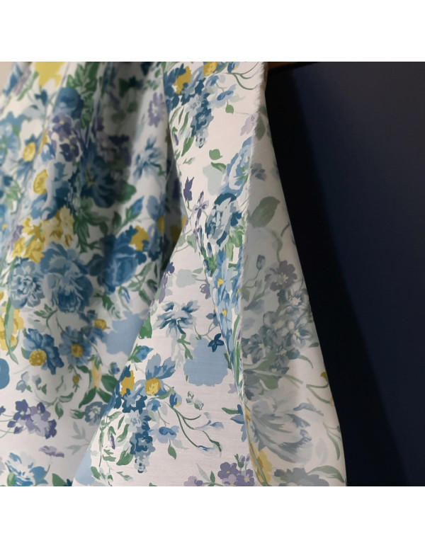 Cranberry, batiste de coton Tana Lawn Bridgerton bouquet parade, Liberty of London