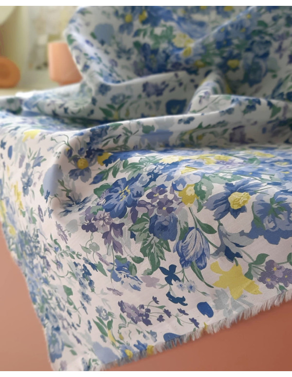 Cranberry, batiste de coton Tana Lawn Bridgerton bouquet parade, Liberty of London