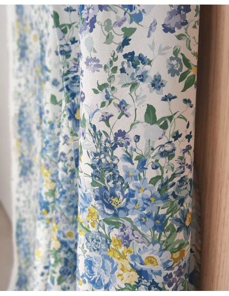 Cranberry, batiste de coton Tana Lawn Bridgerton bouquet parade, Liberty of London