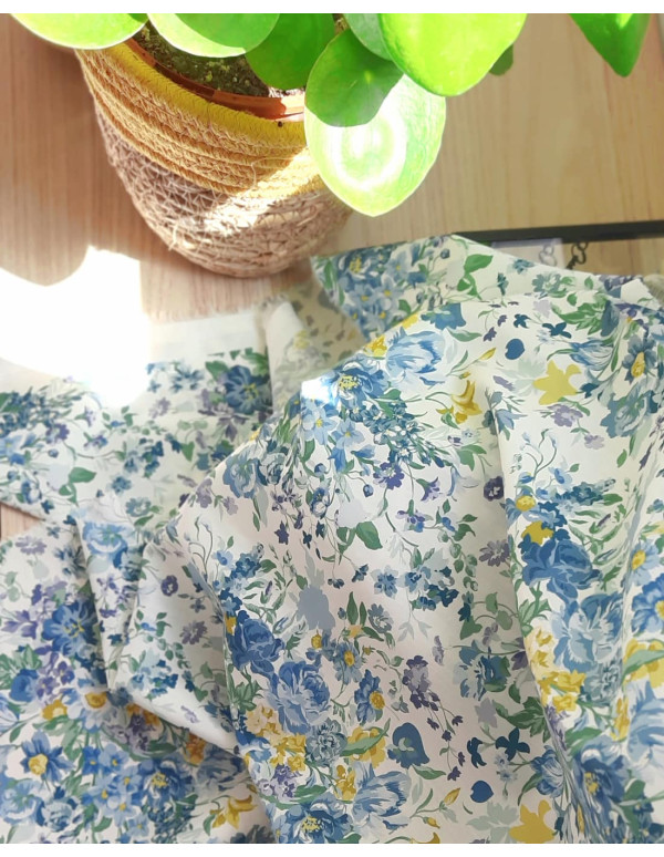Cranberry, batiste de coton Tana Lawn Bridgerton bouquet parade, Liberty of London