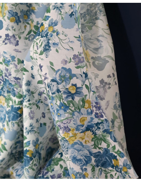Cranberry, batiste de coton Tana Lawn Bridgerton bouquet parade, Liberty of London