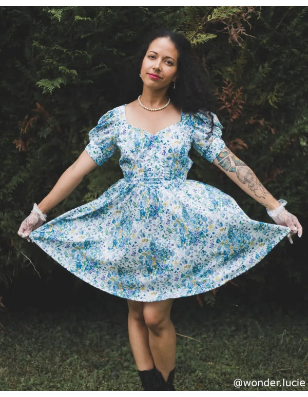 Cranberry, batiste de coton Tana Lawn Bridgerton bouquet parade, Liberty of London, wonder lucie