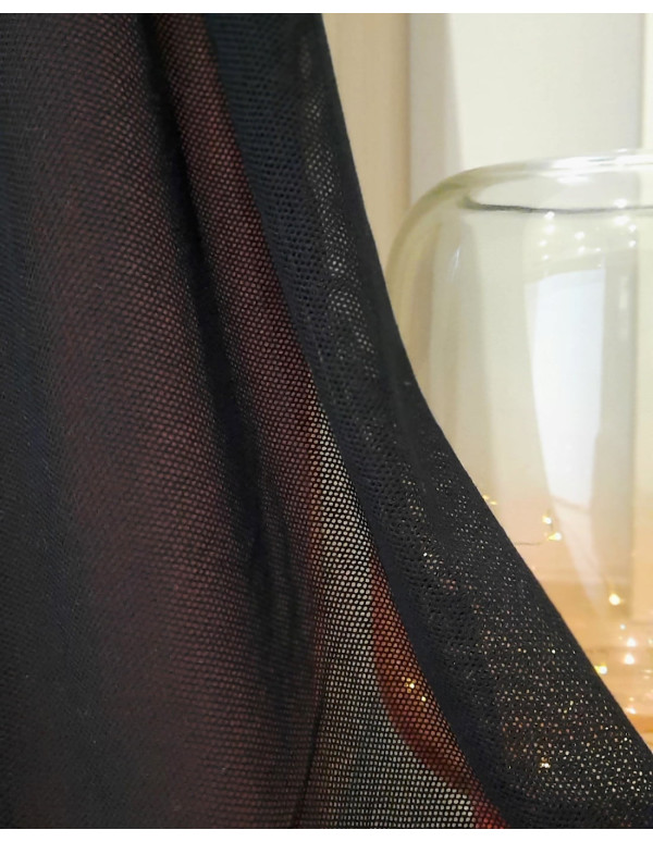 Cranberry tissu tulle de coton biologique noir black c pauli