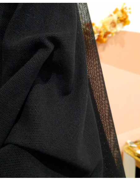Cranberry tissu tulle de coton biologique noir black c pauli
