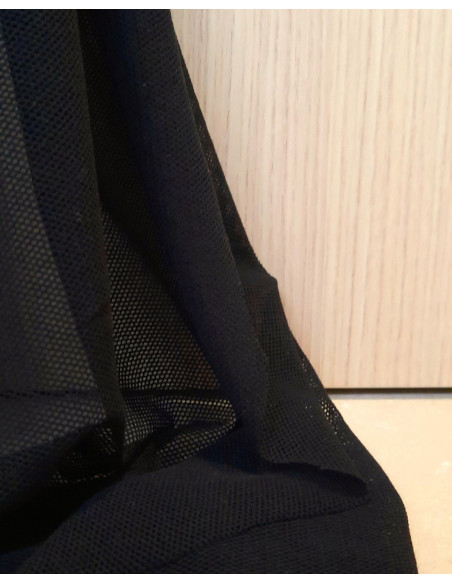 Cranberry tissu tulle de coton biologique noir black c pauli