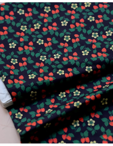 Cranberry, satin de coton mara des bois lise tailor, fraises