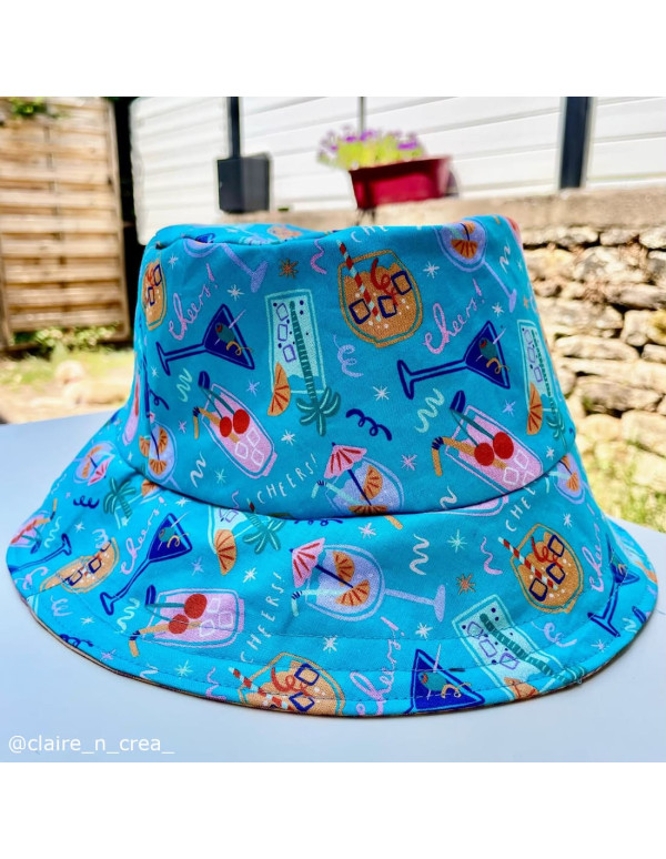 Cranberry tissu coton sur fond bleu turquoise cocktail apero summer breeze dashwood studio