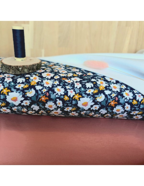 Jersey de coton bio Cranberry, Anémones blanches, Fond bleu sombre