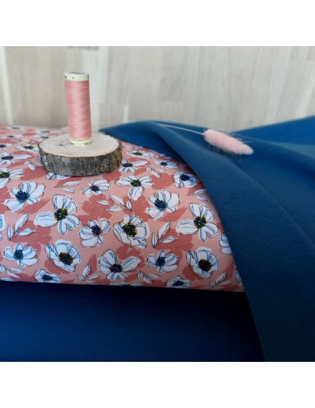 Jersey de coton bio Cranberry, Anémones blanches, Fond rose pivoine