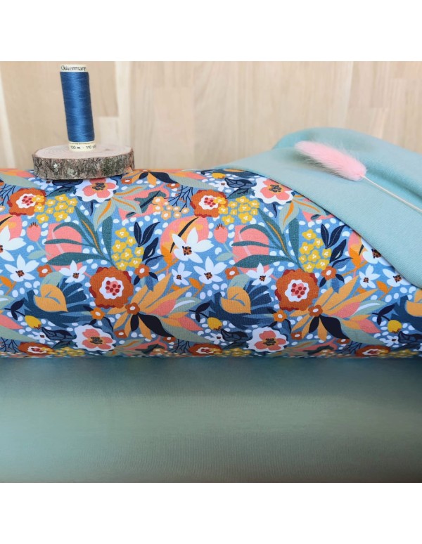 Jersey de coton bio Cranberry, Eden, fleurs sur fond bleu orage