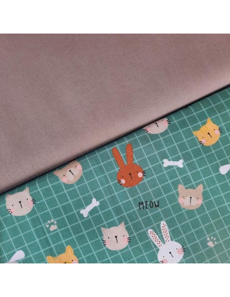 Popeline de coton, Cranberry, Carreaux et animaux, fond vert