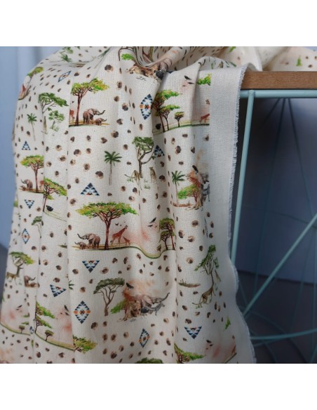 Popeline de coton biologique GOTS, Cranberry, Savane et animaux, fond écru