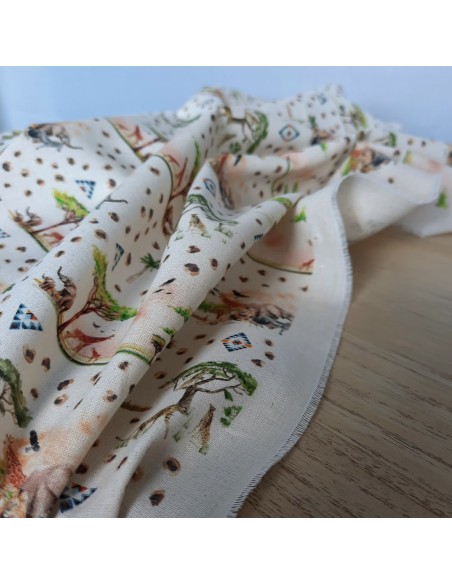 Popeline de coton biologique GOTS, Cranberry, Savane et animaux, fond écru