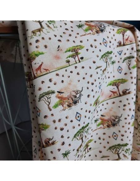 Popeline de coton biologique GOTS, Cranberry, Savane et animaux, fond écru