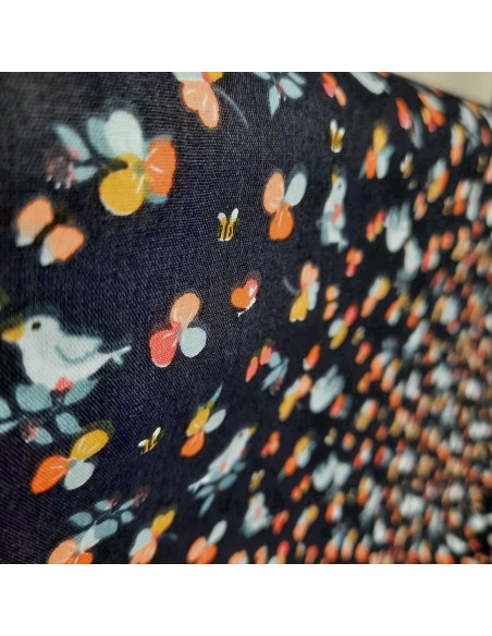 Popeline de coton, Cranberry, Oiseaux, Fond bleu marine