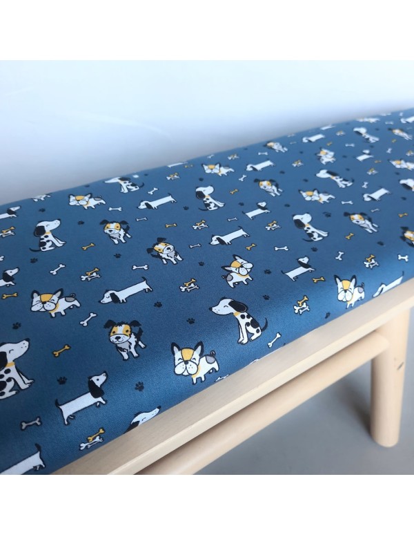 Popeline de coton biologique, Cranberry, Chiens, Fond Bleu jean