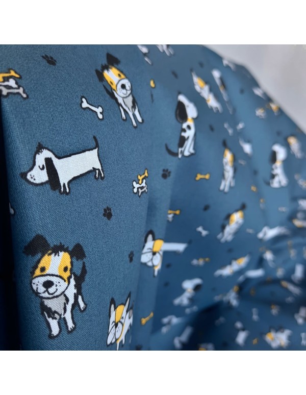 Popeline de coton biologique, Cranberry, Chiens, Fond Bleu jean