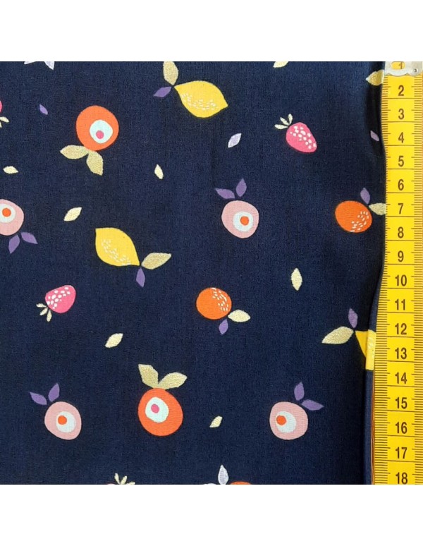 Popeline de coton glitter, Multifruits, Cranberry, Fond bleu marine et feuilles dorées