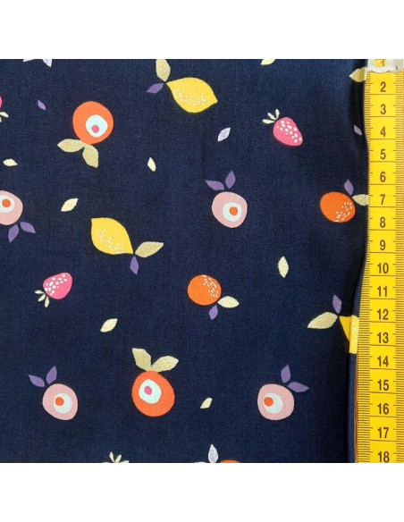 Popeline de coton glitter, Multifruits, Cranberry, Fond bleu marine et feuilles dorées