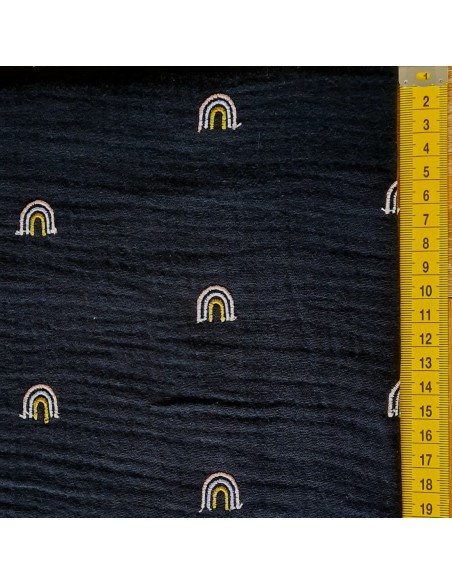 Double gaze de coton Cranberry, arc-en-ciel brodés, noir