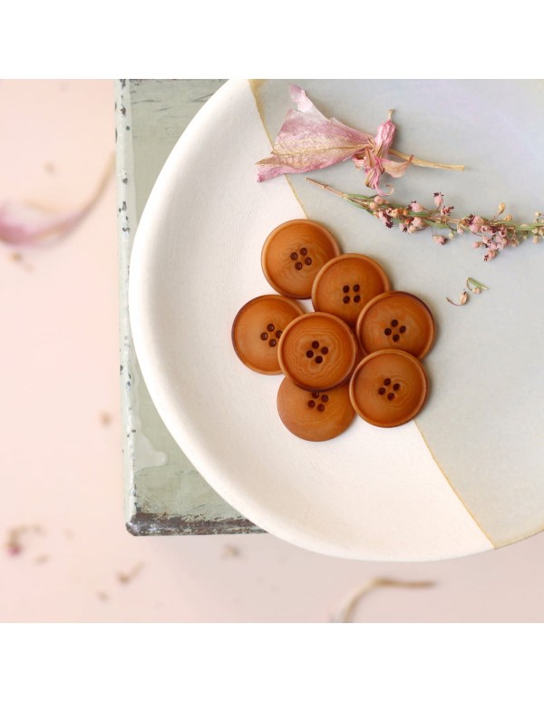 Cranberry, Boutons Corozo a fin rebord, 20 mm, couleur cannelle, La Maison Naive