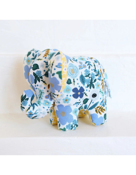 Cranberry, Patron pochette Doudou Elephant 10x13cm, Les enchantees