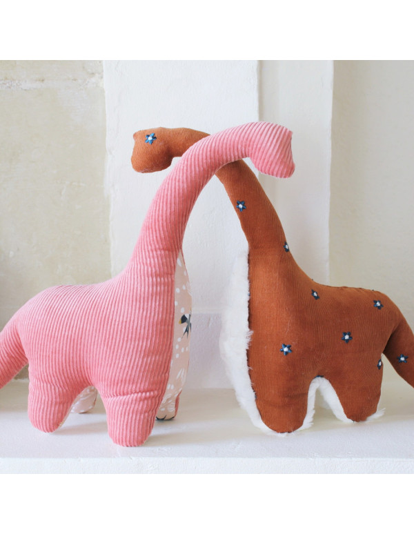 Cranberry, Patron pochette Diplodocus, 28cm de haut, Les enchantees