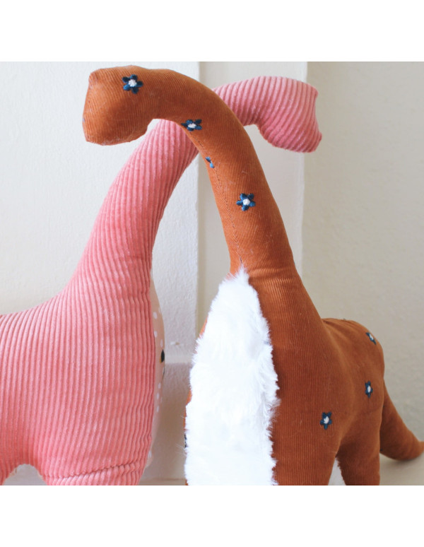 Cranberry, Patron pochette Diplodocus, 28cm de haut, Les enchantees