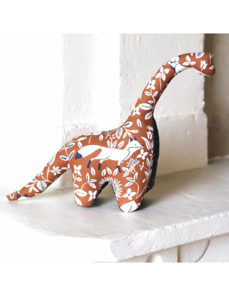 Cranberry, Patron pochette Diplodocus, 28cm de haut, Les enchantees