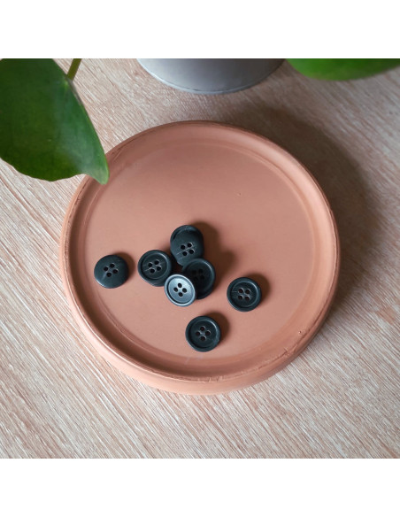 Cranberry, Boutons Noir gris en bioresine Mate, 15mm