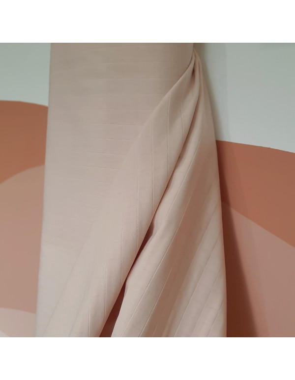 Cranberry, Coton matelasse couleur rose clair, France Duval Stalla