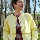 Un écureuil, un timide rayon de soleil et ce petit vent frais presque printanier, idéal pour porter son joli gilet en sweat de coton 100% biologique, d'un doux jaune Chardonnay, chiin ! ✨

Merci @lucie.krn de me faire rêver avec tes cousettes et pour ta confiance 💝💝💝

Alors, on valide ce look 100% canon?! 😍

✨🐿️🌥️🌸✨

@c.pauli.nature_official #cpaulinature #cpauli #cotonbio #tissubio #cranberry_mercerie 
Coudre la maille, couture sweat, sweat de coton biologique, mercerie aux tissus sélectionnés