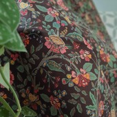 Je vous présente le dernier @cottonandsteel de la série : GRACIE, sur fond Chocolat 🤎 De quoi commencer à penser doucement aux projets d'automne... 🌱🍂

100% coton, au grammage léger (135g/m2), avec un diamètre de fleur de 3cm max, utilisez-le comme vous utiliseriez de la popeline de coton : blouses, chemises, ou accessoires, en prenant bien en compte la laize des tissus de cette jolie marque.

J'espère que vous aimerez toutes ces pépites #cottonandsteelfabric arrivées sur Cranberry 💖

A bientôt 😘

#cranberry_mercerie #riflepaper #tissuaddict #couturetoulouse