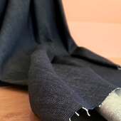 ✨ Jolie nouveauté du jour ✨

Le jean bleu marine de coton bio de chez C.Pauli 🌱 avec juste 2% d'elasthanne pour le confort 😶‍🌫️ De poids moyennement lourd : 310g/m2, il est parfait pour les cousettes de mi-saison 🌸

🧐 Il sera très beau en coupe structurée et légèrement extensible, où on ne recherche pas la fluidité, comme des pantalons, jeans, vestes, jupes, trenchs, tailleurs, salopettes, shorts... Et pourquoi pas pour la réalisation d’accessoires, tels que sacs, bananes ou trousses.

Il vous plaît ? ✨

☀️ Passez un bon weekend ! ☀️

@c.pauli.nature_official #cranberry_mercerie #cpaulinature #cpauli #tissudenim #cotonbio