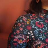 WAAAAHHHOOU 😍✨️

💙 Qui veut se coudre un petit haut en Jersey de viscose (FSC et STeP) avec (mon motif préféré) Matriochka ?!!

Mais je n'ai pas que ça à vous annoncer comme nouveautés de chez Lise Tailor 😱

❤️ Le jersey de viscose La roseraie, coup de coeur de cet automne, est BACK IN STOCK !
🩷 Le nouveau patron du sweat sans manches FIKA est en ligne
🖤 Il me reste encore le patron du body Sora, en stock très limité

Alors, vous aussi vous ressentez cet effet Wahou en voyant ces pépites ?!! 😍

P.S. : 🎁 Pensez à la carte cadeau pour vous faire plaisir à Noël !

@lisetailor #cranberry_mercerie #cranberrymercerie #lisetailor #lisetailorfabric #viscosematriochka #matriochkalisetailor #norainnoflowers #jersey #jerseyviscose #stepoekotex #inspirationcouture #tissuscertifiés #tissucertifié