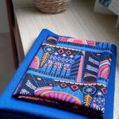 Quand vous dénichez des merveilles ✨️

Cette dame voulait coudre un portefeuille pour offrir à Noël : une gabardine Atelier Brunette bien robuste à l'extérieur, d'un superbe bleu hypnotik, accompagnée par un tissage en coton bio de chez Cloud9, on a trouvé le combo parfait !!

Merci de m'en mettre aussi plein les yeux 🥰

🎁 En plus, ce joli tissu à motifs est à prix remisé car en fin de collection 😇

Et vous, avez-vous prévu du fait-main pour les cadeaux de Noël ?

✨️✨️✨️

#cranberry_mercerie #cranberrymercerie #cloud9fabric #cloud9fabrics #atelierbrunette #lavieenbrunette #coudredesaccessoires #gabardine #coudre #couturetoulouse