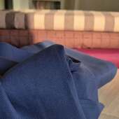 Profiter d’un rayon de soleil automnal pour vous montrer de plus près les dernières pépites @atelierbrunette arrivées sur Cranberry 🤍

De belles gabardines épaisses, du twill souple, de la popeline... Dites-moi ce que vous aimeriez coudre avec ces beautés ?

✨️🤎 Belle soirée 🤎✨️ 

#cranberry_mercerie #atelierbrunette #atelierbrunettefabric #tissus #lacouture